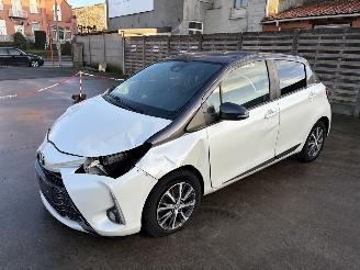 Damaged car Toyota Yaris Y20 1.5I - 16V 2019/3