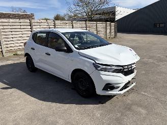 uszkodzony samochody osobowe Dacia Sandero 3 1.0i 2024/7