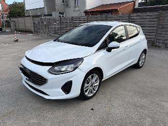 damaged passenger cars Ford Fiesta 1.0i - 12V TURBO ECOBOOST 2024/5