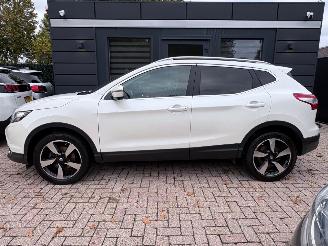 skadebil auto Nissan Qashqai 1.2 Premium Edition | Navi Panoramadak Camera 2015/1