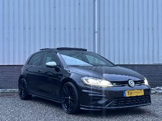 Schadeauto Volkswagen Golf 2.0TSI 410pk Black Edition 2017/12