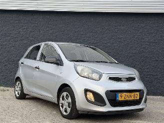 krockskadad bil auto Kia Picanto 1.0 CVVT Comfort pack AIRCO 2012/6