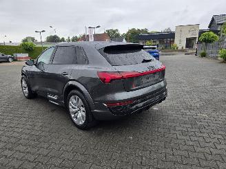 Schadeauto Audi SQ8  2023/12