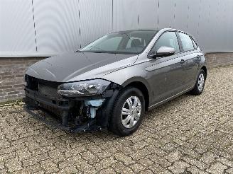 skadebil auto Volkswagen Polo Trendline PDC, Navi ,Airco, Cruise 2017/11