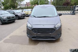 Schade bestelwagen Ford Transit 1.5 CDTI 2023/3