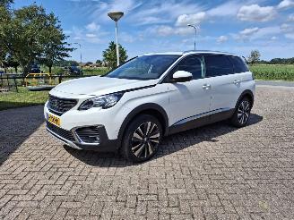Peugeot 5008 1.2i  131pk   navi clima pano  7 zitter picture 4
