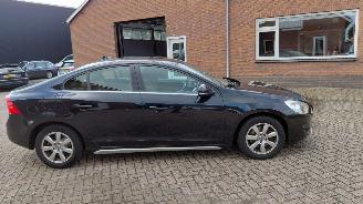 Auto incidentate Volvo S-60 1.6 diesel  navi clima 2012/3