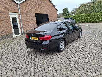 Damaged car BMW 3-serie 318i  100kw clima  ececutieve 2018/2