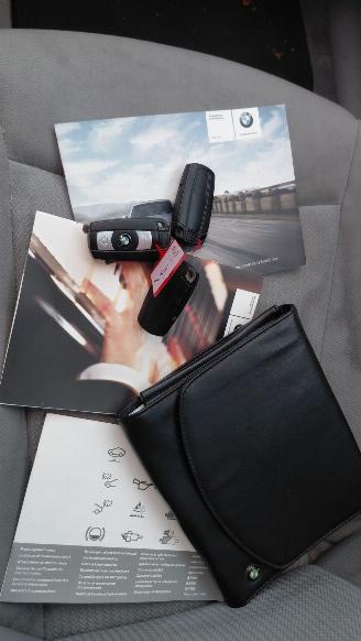 BMW 3-serie 320i automaat  airco picture 2