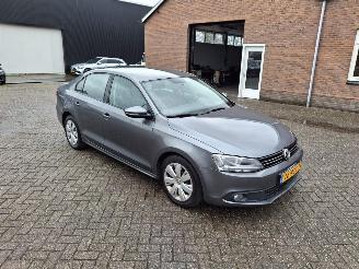 Coche accidentado Volkswagen Jetta 1.2 tsi  77kw   navi  airco 2011/8