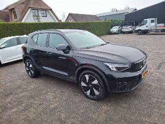 krockskadad bil auto Volvo EX40 rangerplus82kwh    navi   252pk 2025/11