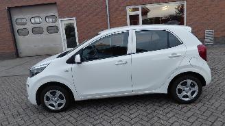 Coche accidentado Kia Picanto 1.0i  dpi  67pk  airco 2023/11