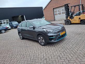 Unfallwagen Kia Niro dynamic line 64kwh   204pk navi clima 2021/11