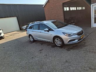 Schadeauto Opel Astra 1.4i 5drs navi clima  110kw 2017/10