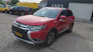 Auto incidentate Mitsubishi Outlander 2.0i  150pk automaat   clima navi 2017/1