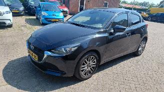 Auto incidentate Mazda 2 1.5i  90pk   airco navi 2020/2