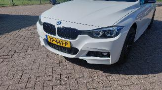 Schadeauto BMW 3-serie 318i  m sports clima 2018/9