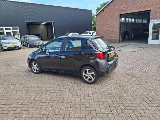 uszkodzony samochody osobowe Toyota Yaris 1.5 hybrid  clima navi 2016/12