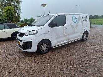 krockskadad bil bedrijf Peugeot Expert 2.0 hdi    144pk automaat  navi clima 2022/11
