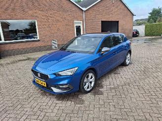 Voiture accidenté Seat Leon 1.5 tsi  hybrid  phev  pano   225PK 2025/4