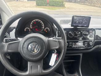 Volkswagen Up! 1.0 BLEU MOTION LICHTE SCHADE BOUWJAAR 2016  4350 EURO VAST picture 10