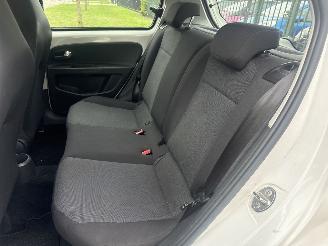 Volkswagen Up! 1.0 BLEU MOTION LICHTE SCHADE BOUWJAAR 2016  4350 EURO VAST picture 9