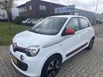 Renault Twingo 1.0SCe LICHTE RIJDBARE SCHADE! BOUWJAAR 2017 88000 KM 4250 EURO 2017/6