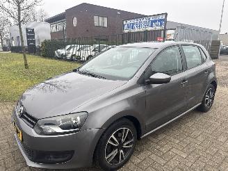 damaged passenger cars Volkswagen Polo 1.6 TDI HIGHLINE 5 DEURS GEEN SCHADE! BOUWJAAR 2010  2999 EURO 2010/2