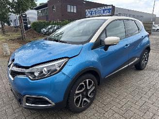 uszkodzony samochody osobowe Renault Captur 1.2 TCE DYNAMIQUE AUTOMAAT RIJDBAAR BOUWJAAR 2016  6500 EURO 2016/12