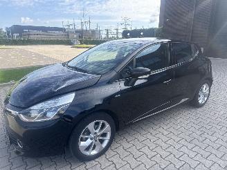 uszkodzony samochody osobowe Renault Clio 1.2 COLLECTION 66297 KM LICHTE SCHADE BOUWJAAR 2016 5600 EURO 2016/2