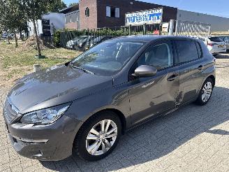 Voiture accidenté Peugeot 308 1.2 PURE TECH EXECUTIVE LICHTE SCHADE! BOUWJAAR 2016 3999 EURO 2016/9