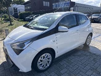 skadebil auto Toyota Aygo 1.0 X PLAY AUTOMAAT 2e EIGENAAR 45692 NAP BOUWJAAR 2020 8150 2020/9