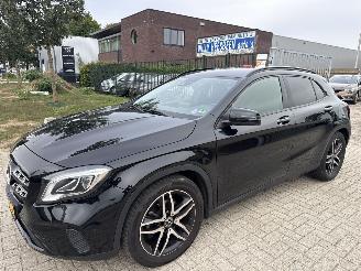 Damaged car Mercedes GLA 180 122 PK RIJDBARE ACHTERSCHADE! 2019 70133 KM 10999 VAST! 2019/8