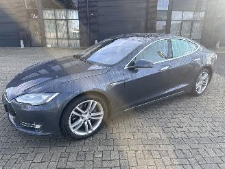 Voiture accidenté Tesla Model S 85 S ZEER MOOIE AUTO WAT SPUITWERK! BOUWJAAR 2015 15750 EURO 2015/2