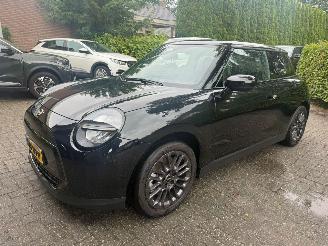 Voiture accidenté Mini Cooper E BLACKYARD 40.7 KHW NIEUW NIEUW 2026/3