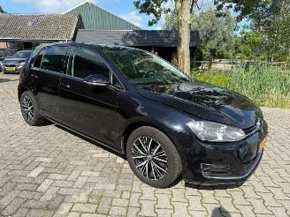 krockskadad bil auto Volkswagen Golf 1.6 TDI AUT ALLSTAR NAVI NETTE AUTO 2016/11