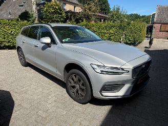 Vaurioauto  passenger cars Volvo V-60 2.0 B3 CORE NL AUTO KM NAP 2022/10