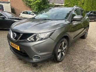 Schadeauto Nissan Qashqai 1.2 N-CONNECTA KM NAP PANO 2017/2