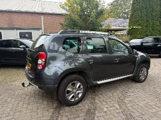 Unfallwagen Dacia Duster 1.2 4X2 LEER TREKHAAK PDC 2015/10