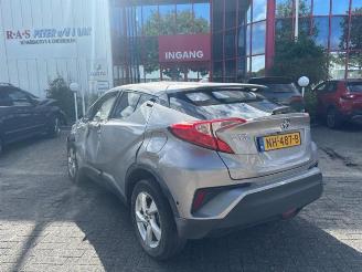Toyota C-HR C-HR (X1,X5), SUV, 2016 1.8 16V Hybrid picture 2