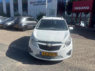 skadebil auto Chevrolet Spark 1.0 16V LT+ BI-FUEL 2013/1