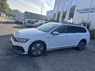 Volkswagen Passat 1.4 TSI PHEV GTE Business picture 3