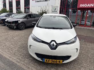 Coche accidentado Renault Zoé R240 INTENS 22KWH HUURACCU 2016/8