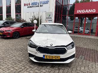 damaged passenger cars Skoda Fabia 1.0 TSI 70KW AMBITION 2023/1