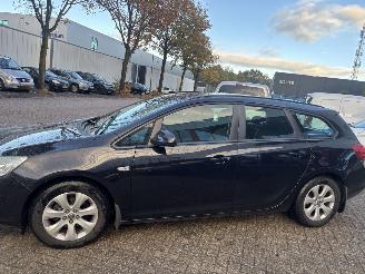 Opel Astra SPORTS TOURER GEEN SCHADE picture 3