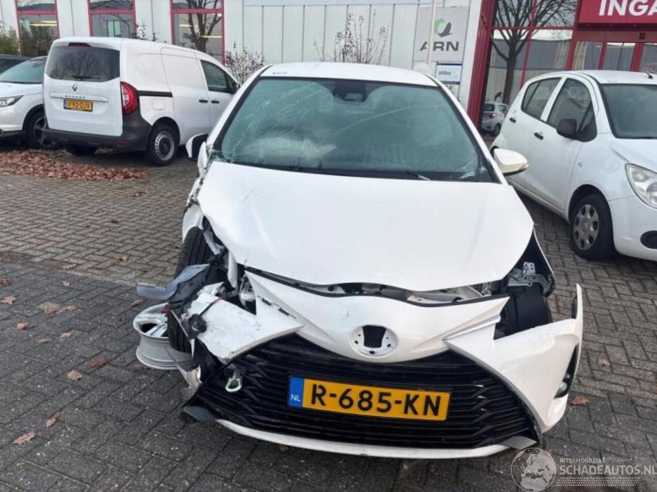 Toyota Yaris Yaris III (P13), Hatchback, 2010 / 2020 1.5 16V Hybrid