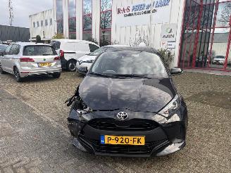 Vaurioauto  passenger cars Toyota Yaris 1.0 VVT-I ACTIVE 2022/1