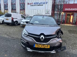 krockskadad bil auto Renault Captur 0.9 TCE INTENS 2018/10