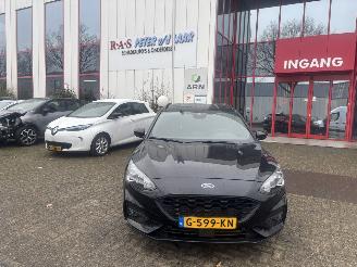 uszkodzony samochody osobowe Ford Focus WAGON ST LINE BNS 110KW 2019/10