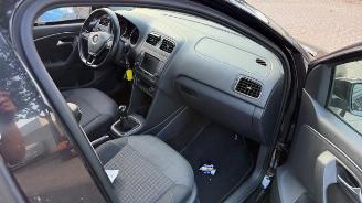Coche siniestrado Volkswagen Polo Polo V (6R), Hatchback, 2009 / 2017 1.0 12V BlueMotion Technology 2014/8